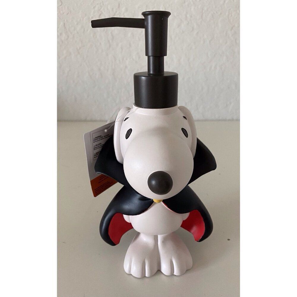 Peanuts Snoopy Halloween Vampire Dracula Costume Resin Soap Lotion Dispenser NEW